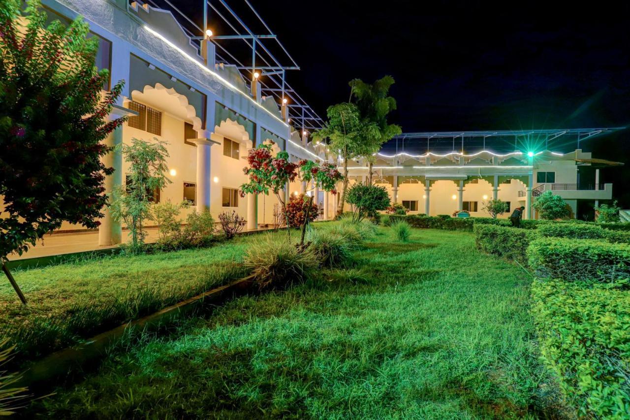 Brindavan Garden Resort & Spa Krishnarajasagara Bagian luar foto