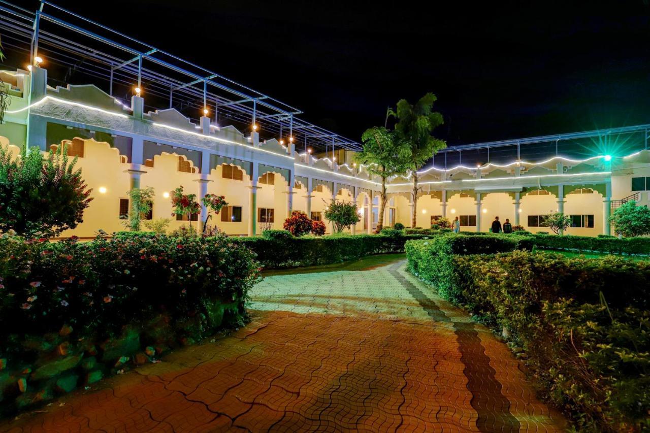 Brindavan Garden Resort & Spa Krishnarajasagara Bagian luar foto