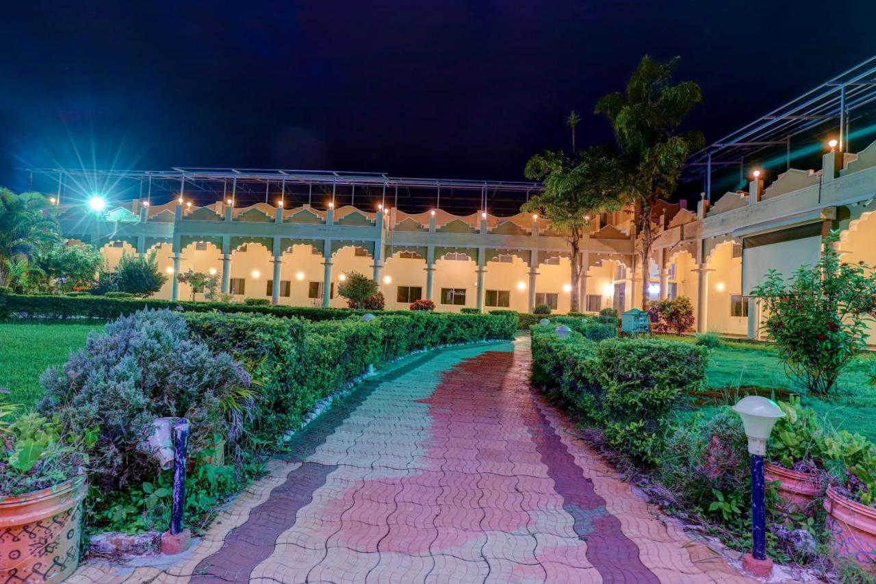 Brindavan Garden Resort & Spa Krishnarajasagara Bagian luar foto